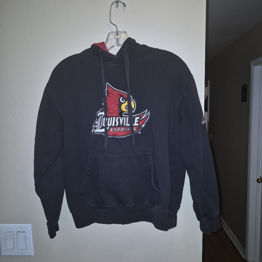 Louisville Cardinals Black Pullover Campus Heritage Hoodie Mens SMALL